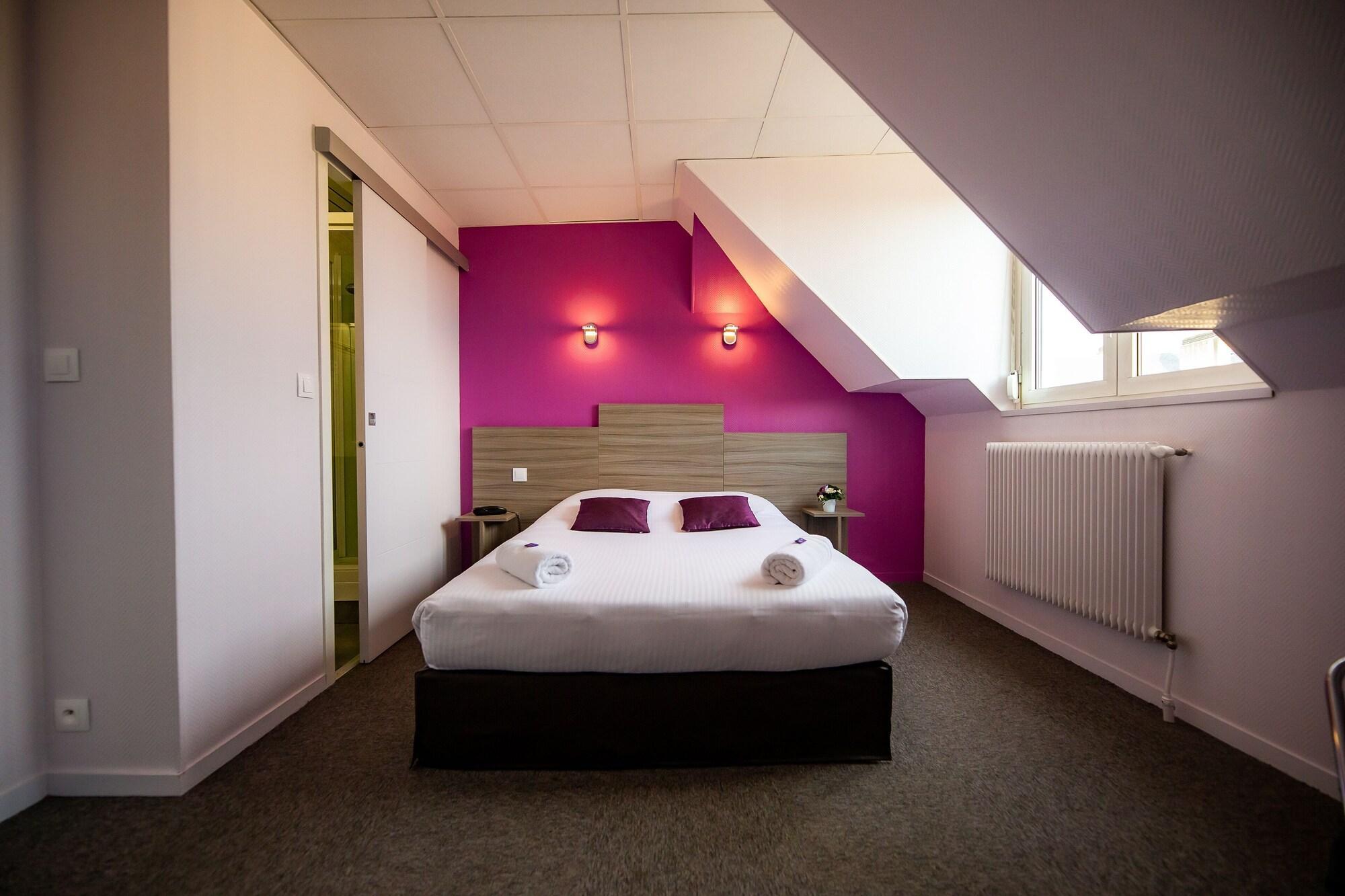 Logis Du Chateau Hotel