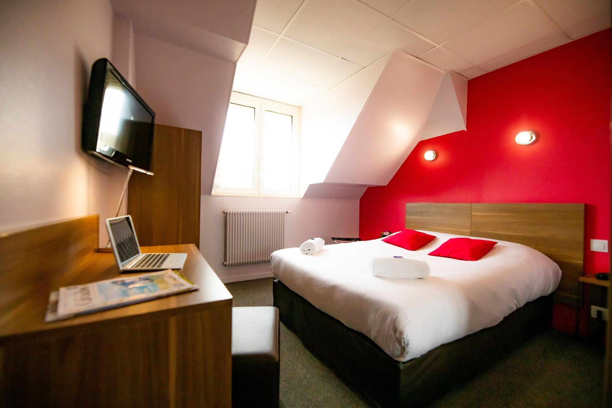 Logis Du Chateau Hotel