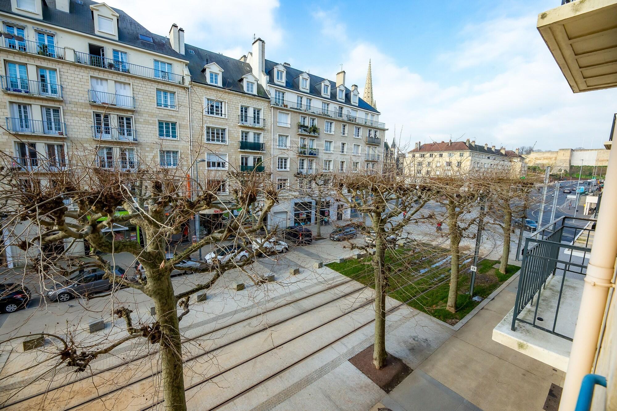 Logis Du Chateau Hotel 3*