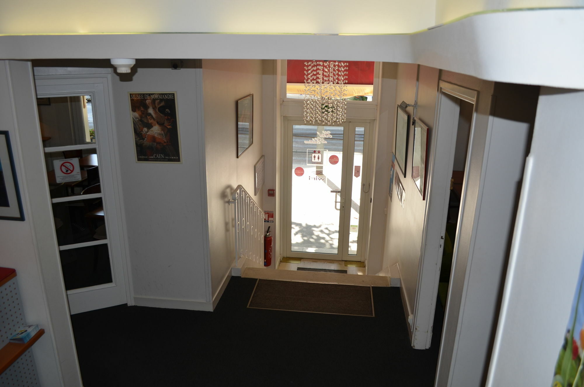 Logis Du Chateau Hotel